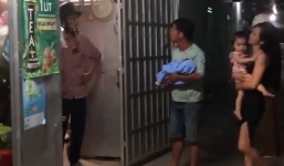 Sự thật đằng sau clip cha ôm con nhỏ không được chủ trọ cho vào nhà