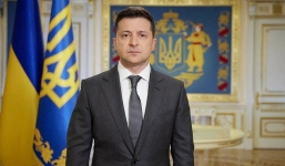 Tổng thống Ukraine sẵn sàng đàm phán với Nga, không muốn 'quỳ gối' trước NATO