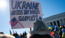 Mỹ 'dằn mặt' Trung Quốc, tuyên bố lệnh trừng phạt Nga vô thời hạn