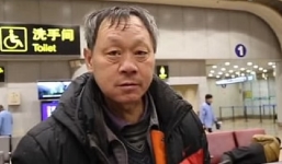 Bị gia đình càm ràm vì rượu chè, người đàn ông cuốn gói đến sân bay sống ròng rã 14 năm