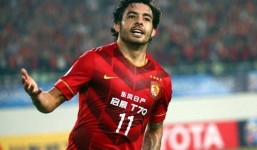 Chi 3000 tỷ nhập tịch cầu thủ chưa đủ, Trung Quốc lại bổ sung gấp siêu sao số 1 Super League đấu Việt Nam