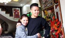 Quang Hải tặng mẹ quà 'siêu sang xịn mịn' nhân ngày 20/10, Bùi Tiến Dũng ngưỡng mộ