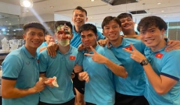 Tiến Linh nhận quà sinh nhật 'nhớ đời' trong ngày phụ nữ Việt Nam