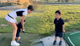 Phạm Hương tận tay chỉ dạy 2 cậu con trai môn thể thao quý tộc, biểu cảm cậu út gây chú ý