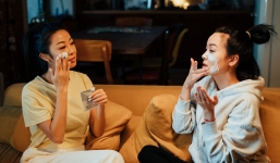 Bí quyết làm đẹp mà phụ nữ sau 25 cần ghi nhớ để gìn giữ vẻ xuân thì