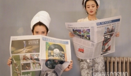 Lý Băng Băng 'cưa sừng làm nghé' khi đứng chung khung hình với Triệu Lệ Dĩnh