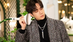 Vương Nhất Bác xứng danh 'hoàng tử' Chanel, dự triển lãm cũng đẹp đến choáng váng đất trời