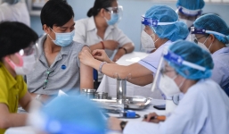 Tin vui: Hơn 50% số người dân trong độ tuổi tiêm chủng tại Hà Nội đã được tiêm vaccine COVID-19