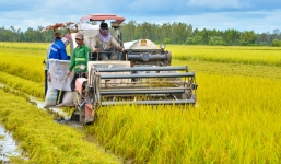 Thủ tướng chỉ thị: Người dân tiêm đủ liều vắc xin được sản xuất, vận chuyển hàng