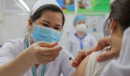 TP.HCM đề xuất tiêm nhắc lại mũi 3 vắc xin Covid-19 cho nhóm nguy cơ cao
