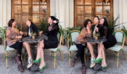 Phương Oanh hiếm hoi tái ngộ bà Xuân - bà Bích 'Hương vị tình thân', dòng trạng thái để lộ tình cảm ngoài đời thật