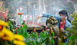 Tết Nhâm Dần 2022: Văn khấn đi lễ mùng 1 đầu năm đền - chùa, kiêng kỵ khi đi lễ đầu năm, giờ đẹp đi lễ đầu năm 2022