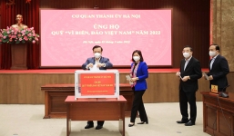 Cơ quan Thành ủy Hà Nội quyên góp ủng hộ Quỹ ''Vì biển, đảo Việt Nam'' 