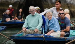 Việt Nam chính thức mở cửa du lịch, một số máy bay của hãng hàng không vẫn 'đắp chiếu'