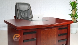 Nâng tầm đẳng cấp với bàn giám đốc tại Nội Thất Phương Đông