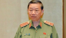 Bộ trưởng Tô Lâm thăm hỏi gia đình Trưởng công an xã hy sinh khi chống lũ 