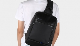 Momoshop - Top 5 mẫu Túi đeo chéo nam nữ cao cấp thời trang phải có trong tủ đồ