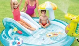 Bể bơi Intex - Người hùng của những ngày nóng bức