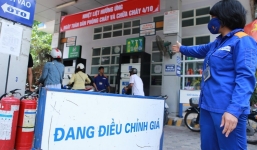 Giá xăng tiếp tục tăng mạnh, đạt mức cao nhất trong 1,5 năm