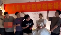 Đám cưới 1-0-2: Cô dâu mời nguyên dàn bạn trai cũ đến chung vui còn nhận món quà bất ngờ