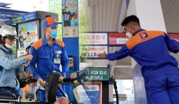 Giá xăng dầu hôm nay ngày 5/8: Lại quay đầu tụt sâu