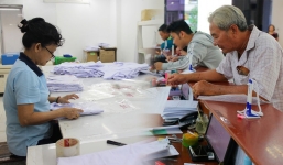 Quy định mới về nghỉ hưu ở tuổi cao hơn đối với viên chức