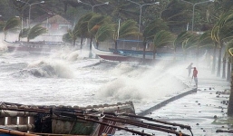 Bão Noru giật cấp 17 lao nhanh về Biển Đông, miền Trung lên phương án sơ tán khẩn
