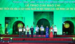Trao Giải báo chí về Phát triển văn hóa và xây dựng người Hà Nội thanh lịch, văn minh lần thứ V - năm 2022