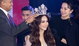 Cận cảnh vương miện gắn 333 viên ngọc trai quý của Hoa hậu Quốc tế 2022