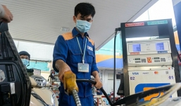 Giá xăng dầu hôm nay ngày 18/12: Trượt dốc mạnh