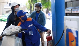 Giá xăng trong nước có thể tăng tiếp 1.000 đồng/lít