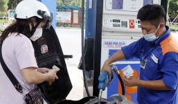 Giá xăng dầu hôm nay ngày 6/1: Lại quay đầu bật tăng