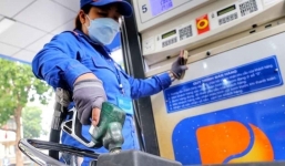 Giá xăng dầu hôm nay ngày 17/2: Lao dốc không phanh