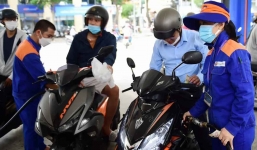 Giá xăng dầu hôm nay ngày 24/2: Lại quay đầu tăng mạnh