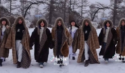 Video: Đang catwalk 'ngầu đét' như siêu mẫu, Diệu Nhi bất ngờ bị trượt chân lại khiến CDM 'cười không nhặt được mồm'