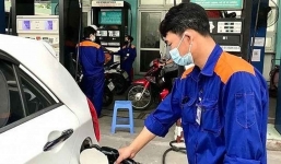Giá xăng dầu hôm nay ngày 21/3: Tiếp tục lao dốc không phanh