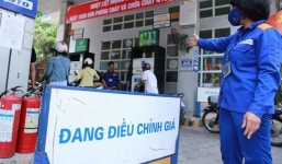 Giá xăng trong nước hôm nay bật tăng mạnh lên mức hơn 24.000 đồng/lít