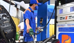 Giá xăng dầu hôm nay ngày 19/4: Lại bật tăng mạnh