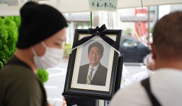 Đáng sợ quá trình tự chế súng của kẻ ám sát thủ tướng Shinzo Abe: '6 viên đạn cùng bắn một lúc'