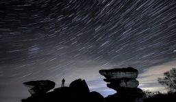 Đêm nay Việt Nam đón mưa sao băng lớn nhất năm 2022