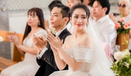 Chùm ảnh lễ cưới tại nhà thờ của Khánh Thi - Phan Hiển: Cô dâu đẹp không tì vết, hé lộ khoảnh khắc đầy xúc động