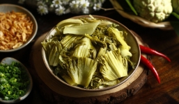 Dưa muối ăn theo cách này nguy hại vô cùng, thêm 1 bước 'cứu rỗi' sức khỏe: Ai cũng nên biết