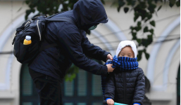 Hà Nội cho học sinh nghỉ khi thời tiết dưới 10 độ: Cách bảo vệ sức khỏe cho trẻ khi trời rét đậm rét, rét hại 