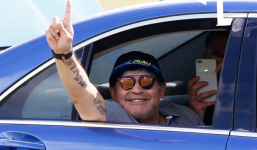 Top 10 sao bóng đá từ đại gia thành 'cái bang' 