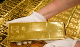 Giá vàng hôm nay 6/3/2019: Vàng giảm thảm hại, chạm đáy