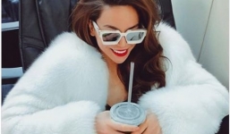 Chỉ khoe ảnh uống nước thôi mà Hồ Ngọc Hà được dân mạng khen 'thần thái quá đỉnh'