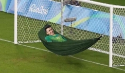 Sau chiến thắng với Thái Lan, dân mạng được dịp chế 1000 bức ảnh bá đạo