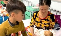 Cậu bé đạp xe không phanh hơn 100km xuống Hà Nội thăm em: 'Lâu không gặp em nên cháu nhớ'