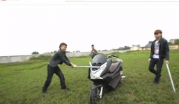 Khá Bảnh đập phá, đốt xe máy Honda khiến dân mạng càng ngán ngẩm: 'Cần phạt thật nặng'