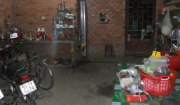 Người chồng bị vợ đâm gục chỉ vì lời trách mua nhầm thuốc lá